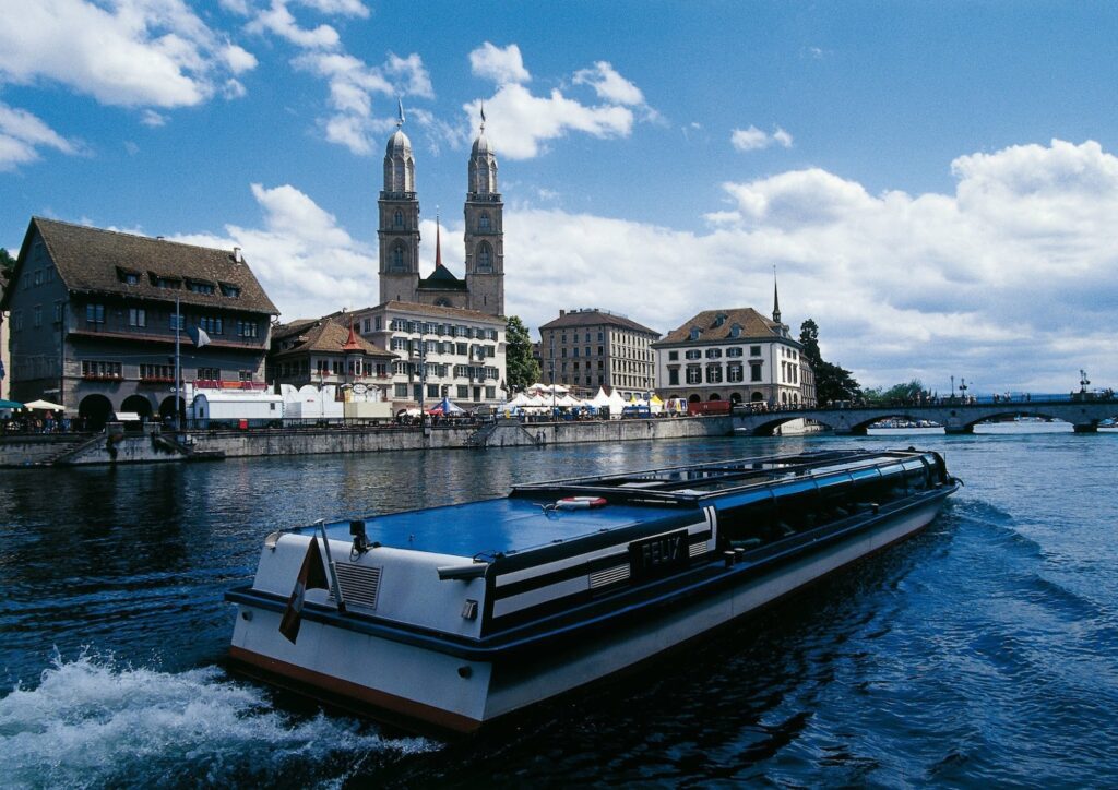 Limmat cruise during 24 hours in Zurich 