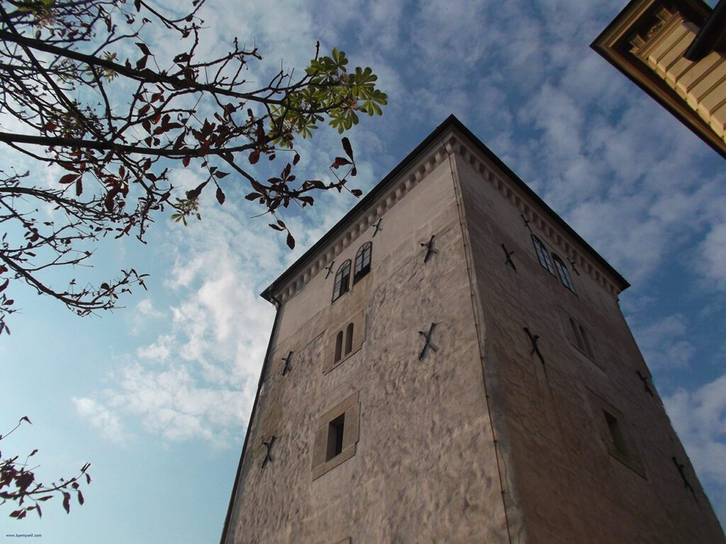  The Lotrščak Tower in Zagreb