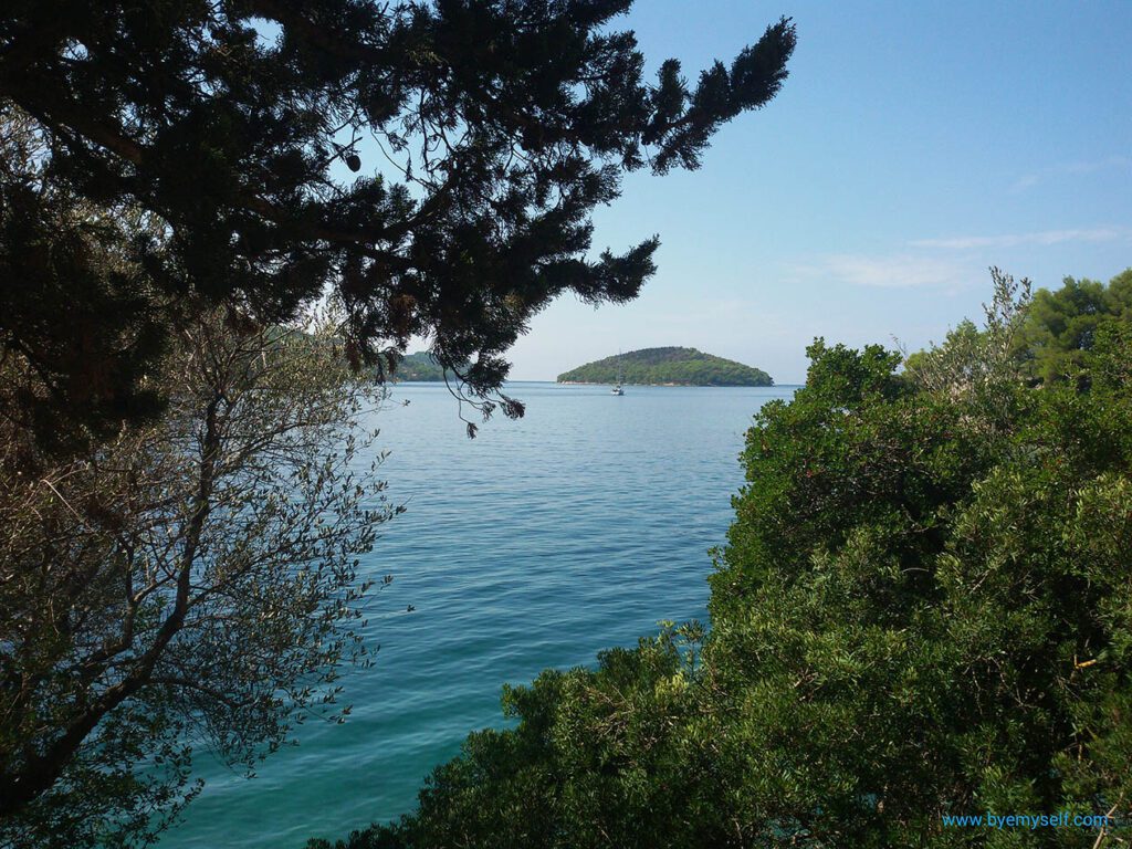 View of Ošjak island from one of the many coves.
