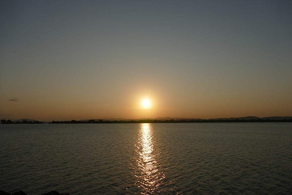 Sunset over lake Parakrama Samudra 